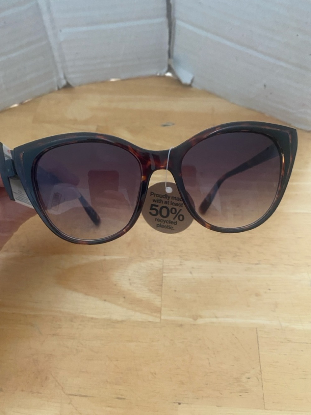 Nine West cat eyeTortoiseshell Women's Sunglasses - Eco-Friendly NWT - Picture 3 of 5